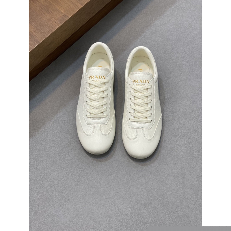 Pra*a casual shoes